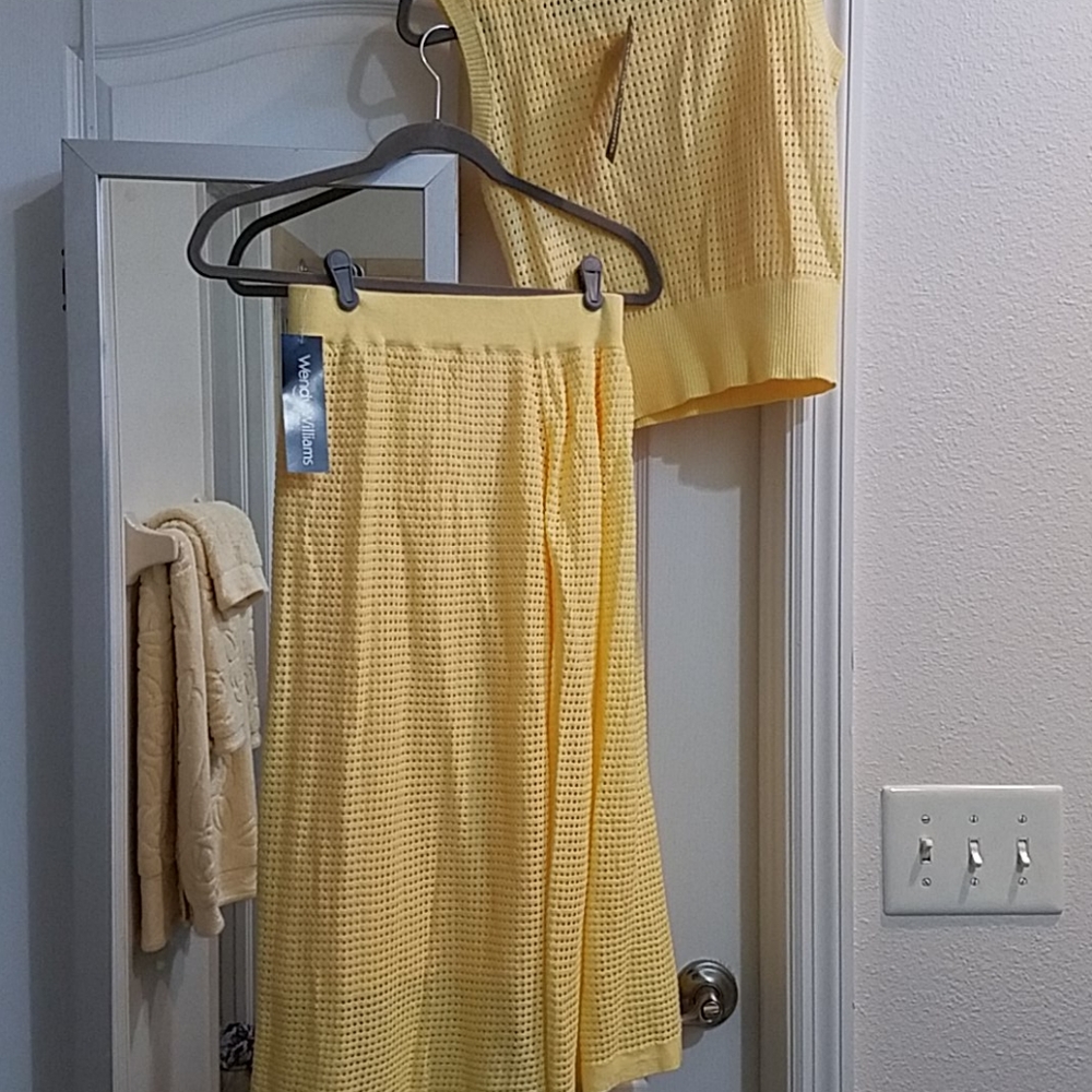 Brand new 2 piece skirt set